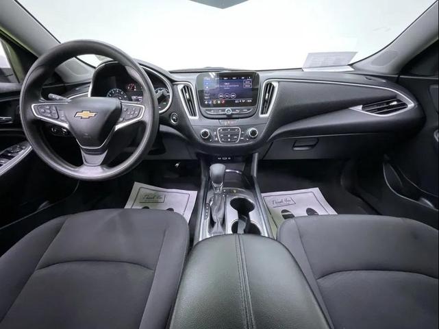 Photo of 2024 White Chevrolet Malibu