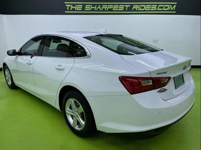 Photo of 2024 White Chevrolet Malibu