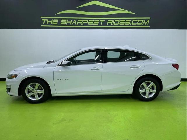 Photo of 2024 White Chevrolet Malibu