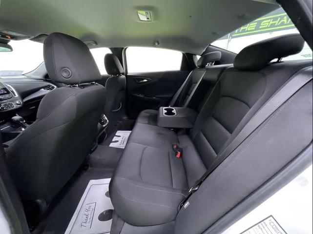 Photo of 2024 White Chevrolet Malibu