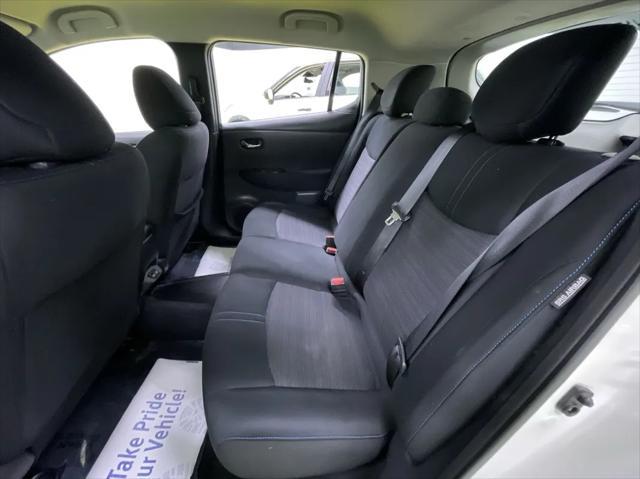 Photo of 2020 White Nissan Leaf
