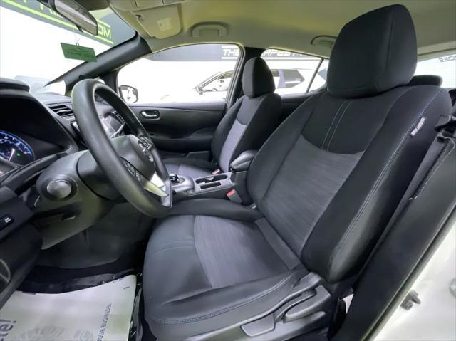 Photo of 2020 White Nissan Leaf