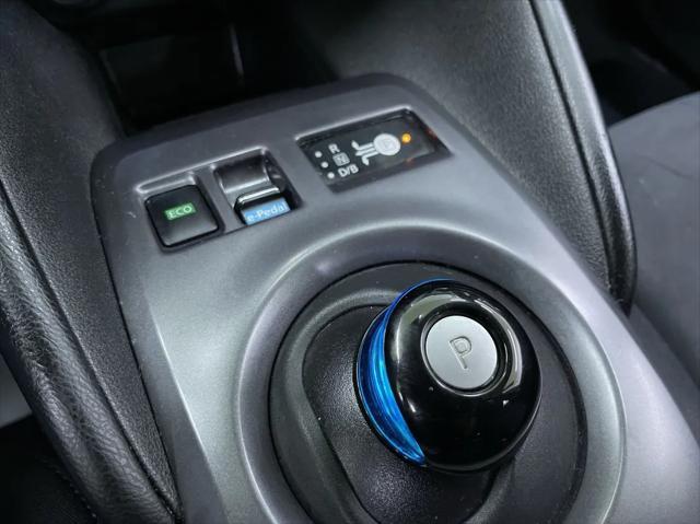 Photo of 2020 White Nissan Leaf