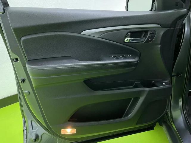 Photo of 2022 Gray Honda Ridgeline