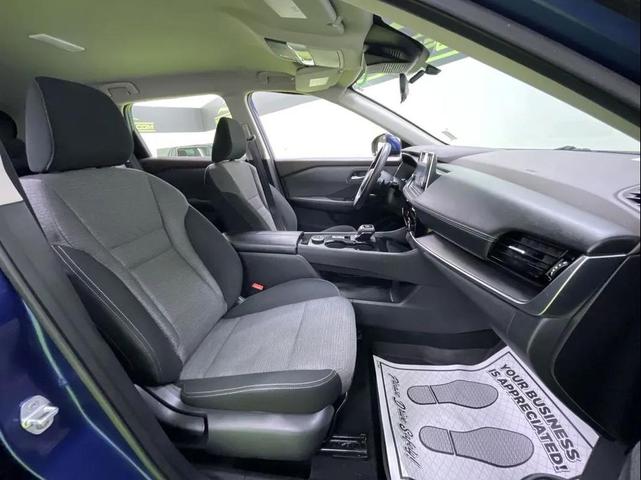 Photo of 2022 Blue Nissan Rogue
