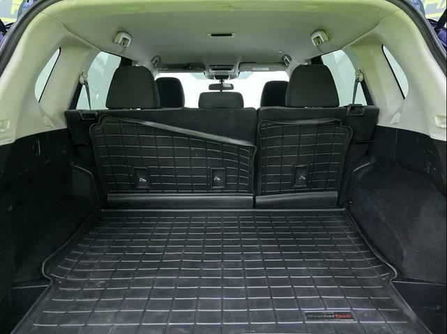 Photo of 2022 Blue Nissan Rogue
