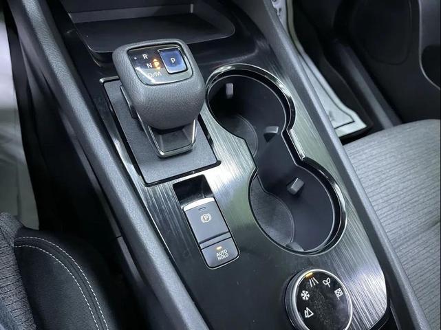 Photo of 2022 Blue Nissan Rogue