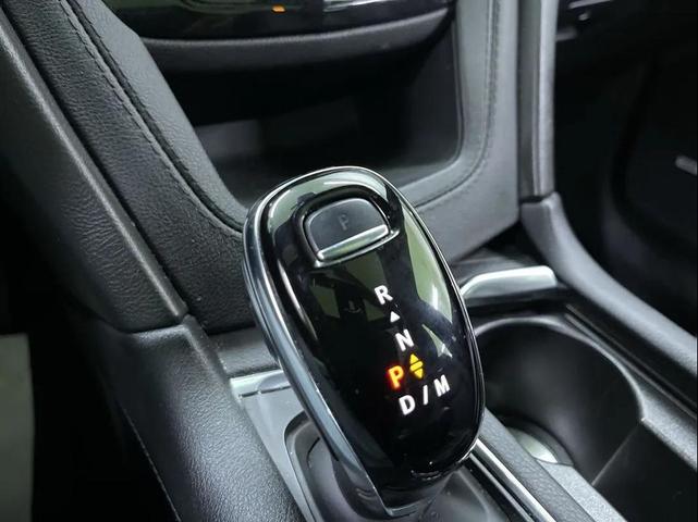 Photo of 2024 Silver Cadillac XT6