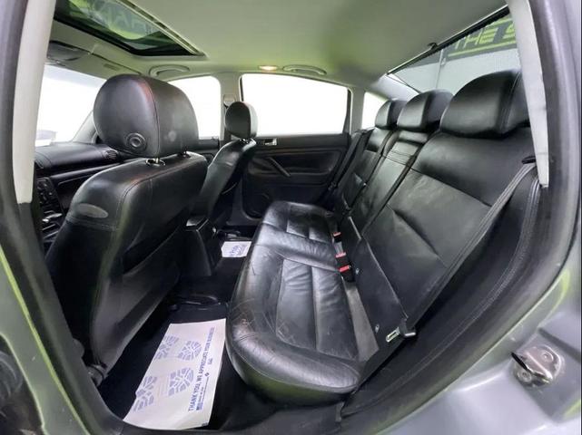 Photo of 2004 Black Volkswagen Passat