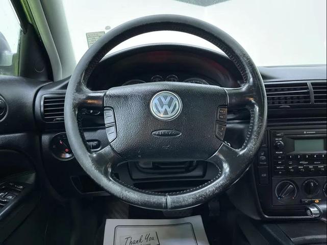 Photo of 2004 Black Volkswagen Passat
