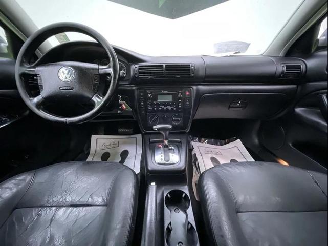 Photo of 2004 Black Volkswagen Passat