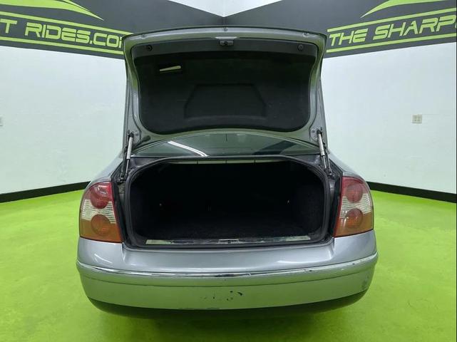 Photo of 2004 Black Volkswagen Passat