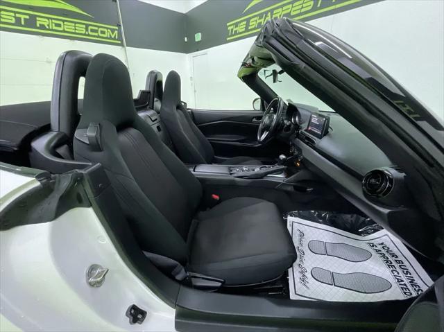 Photo of 2020 White Mazda MX-5 Miata