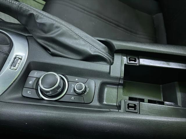 Photo of 2020 White Mazda MX-5 Miata