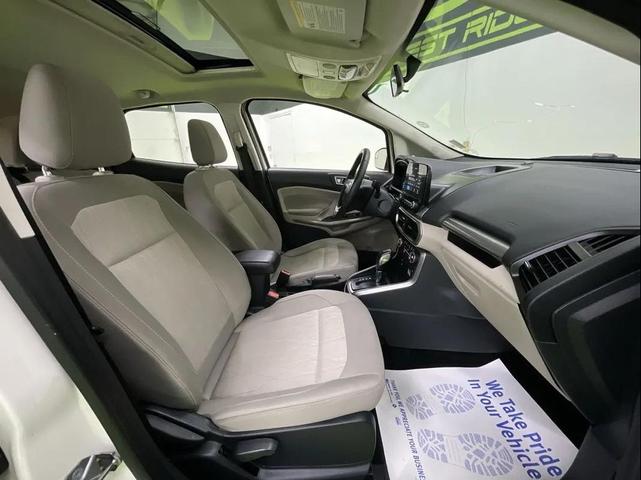 Photo of 2018 Off white Ford EcoSport