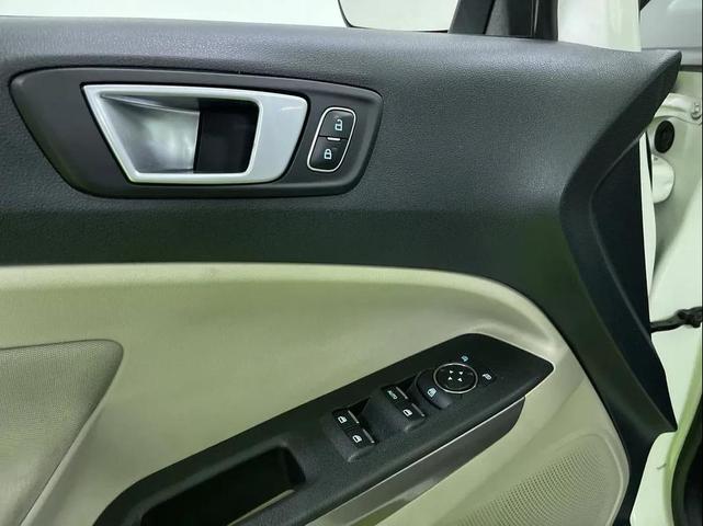 Photo of 2018 Off white Ford EcoSport