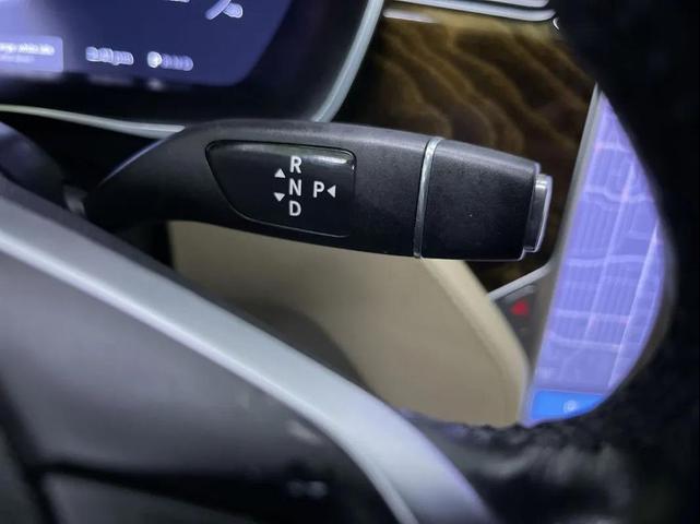 Photo of 2016 Blue Tesla Model S