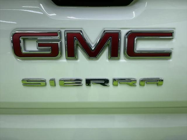 Photo of 2019 White GMC Sierra 1500