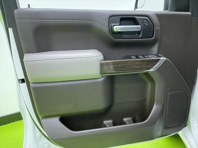 Photo of 2019 White GMC Sierra 1500