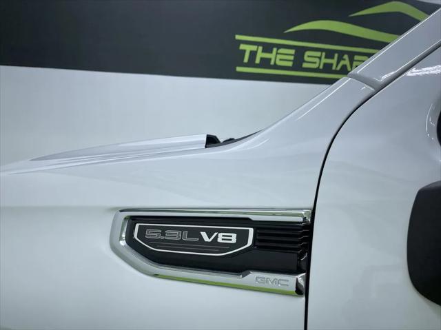 Photo of 2019 White GMC Sierra 1500
