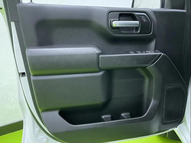Photo of 2019 White Chevrolet Silverado 1500