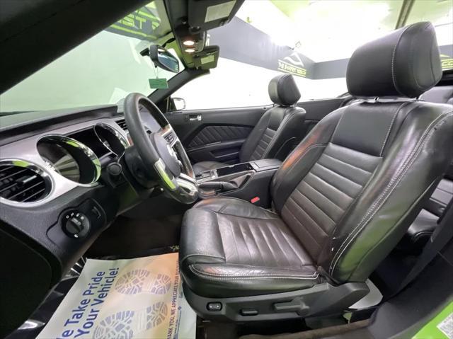 Photo of 2013 Green Ford Mustang