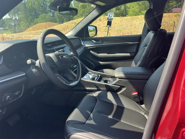 Photo of 2025 Velvet Red Pearlcoat Jeep Grand Cherokee L