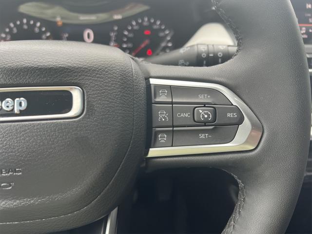 Photo of 2024 Diamond Black Crystal Pearlcoat Jeep Compass