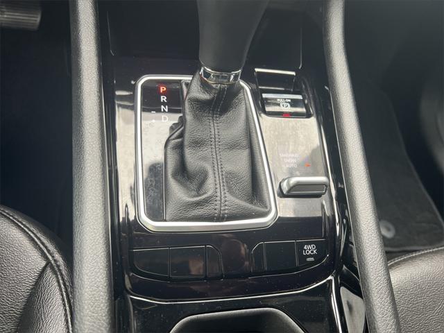 Photo of 2024 Diamond Black Crystal Pearlcoat Jeep Compass
