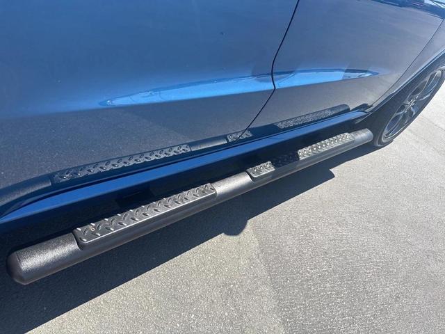Photo of 2023 Frostbite Pearlcoat Dodge Durango
