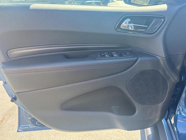 Photo of 2023 Frostbite Pearlcoat Dodge Durango