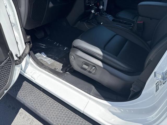 Photo of 2025 Bright White Jeep Gladiator