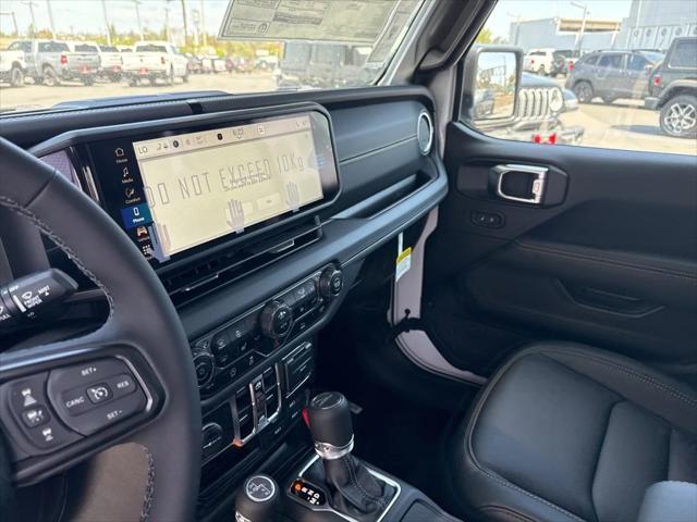 Photo of 2025 Bright White Jeep Gladiator
