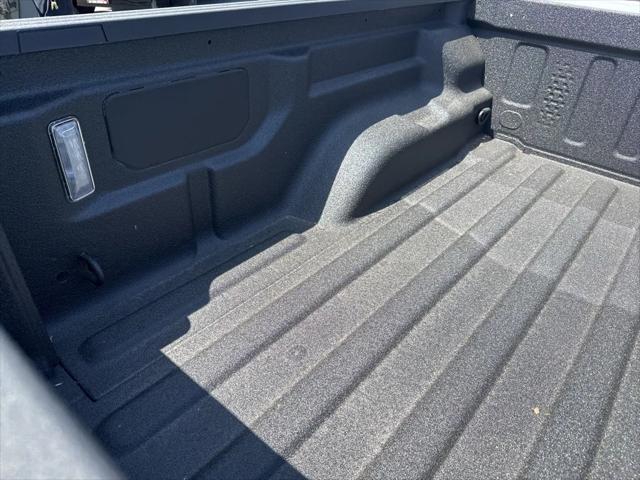Photo of 2025 Bright White Jeep Gladiator