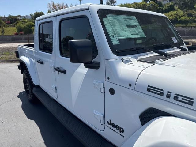 Photo of 2025 Bright White Jeep Gladiator