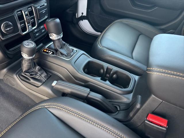 Photo of 2025 Bright White Jeep Gladiator