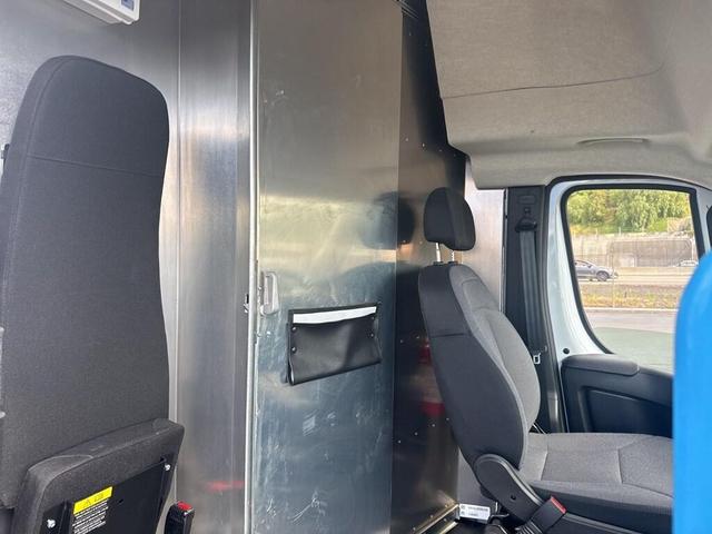 Photo of 2024 Bright White Clearcoat RAM ProMaster 3500