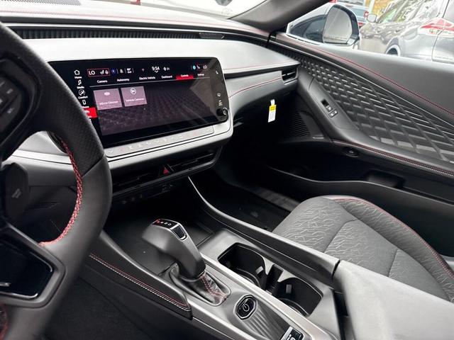 Photo of 2025 Diamond Black Crystal Pearlcoat Dodge Charger Daytona