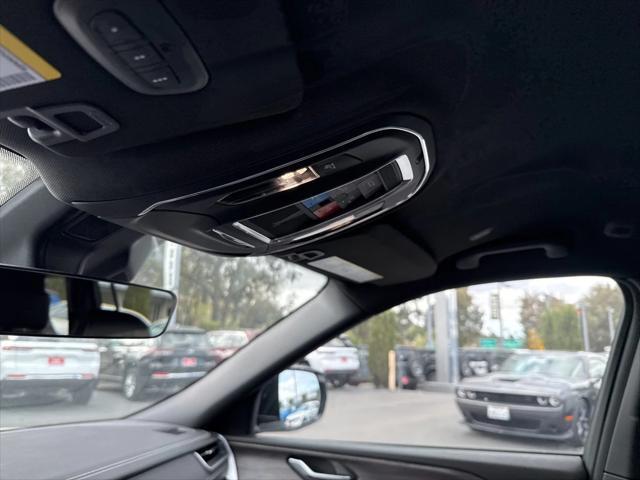 Photo of 2025 Bright White Clearcoat Jeep Grand Cherokee L
