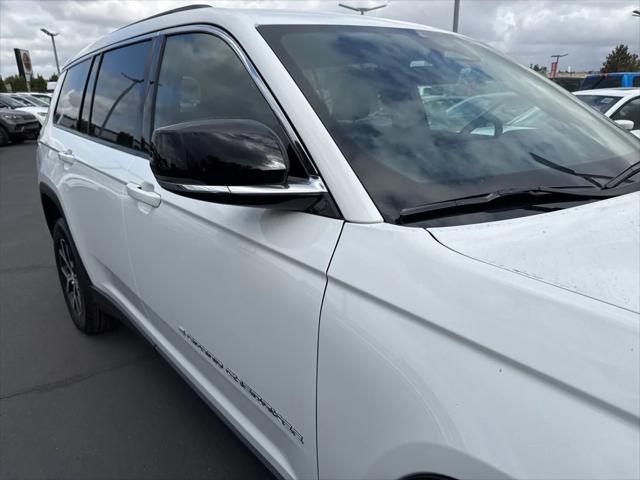 Photo of 2025 Bright White Clearcoat Jeep Grand Cherokee L