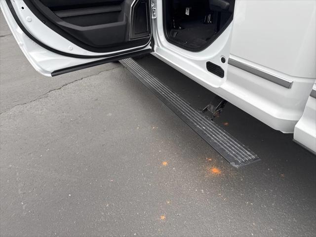 Photo of 2025 Bright White RAM 2500