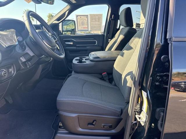 Photo of 2024 Diamond Black Crystal Pearlcoat RAM 2500