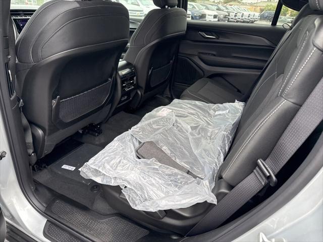 Photo of 2025 Silver Zynith Jeep Grand Cherokee L