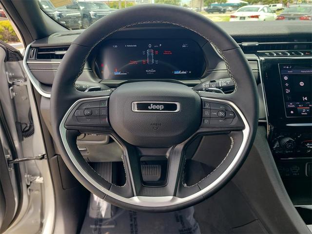 Photo of 2024 Silver Zynith Jeep Grand Cherokee