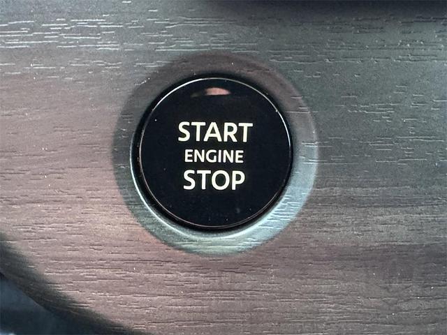 Photo of 2025 Everest White P Nissan Murano