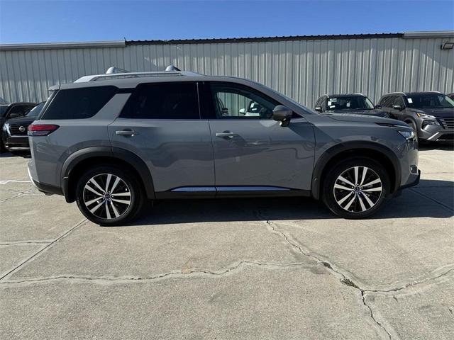 Photo of 2025 Boulder Gray Metallic Nissan Pathfinder