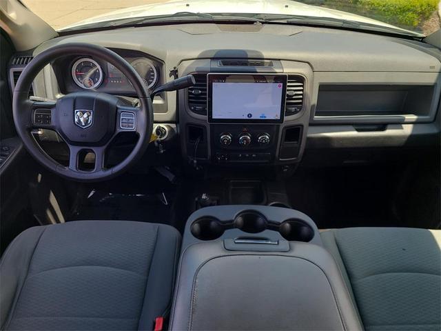 Photo of 2014 Bright White Clearcoat RAM 3500
