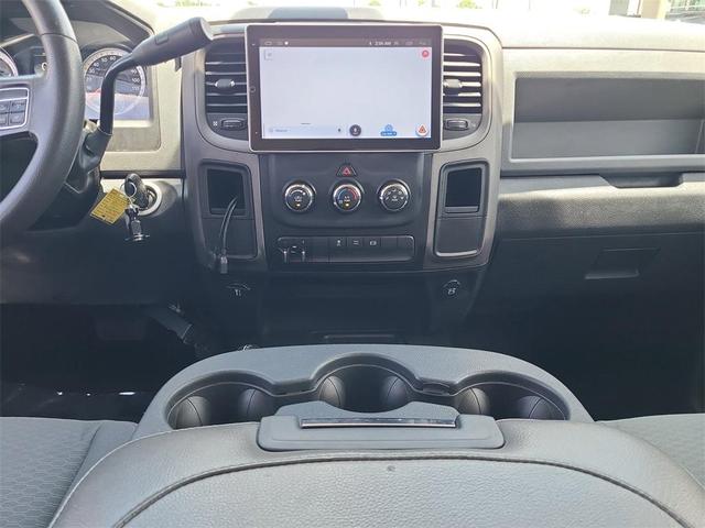 Photo of 2014 Bright White Clearcoat RAM 3500
