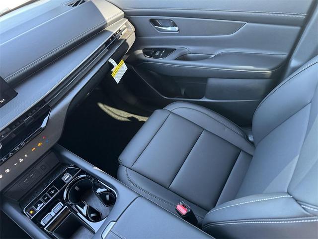 Photo of 2025 Everest White P Nissan Murano