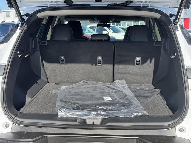 Photo of 2025 Everest White P Nissan Murano